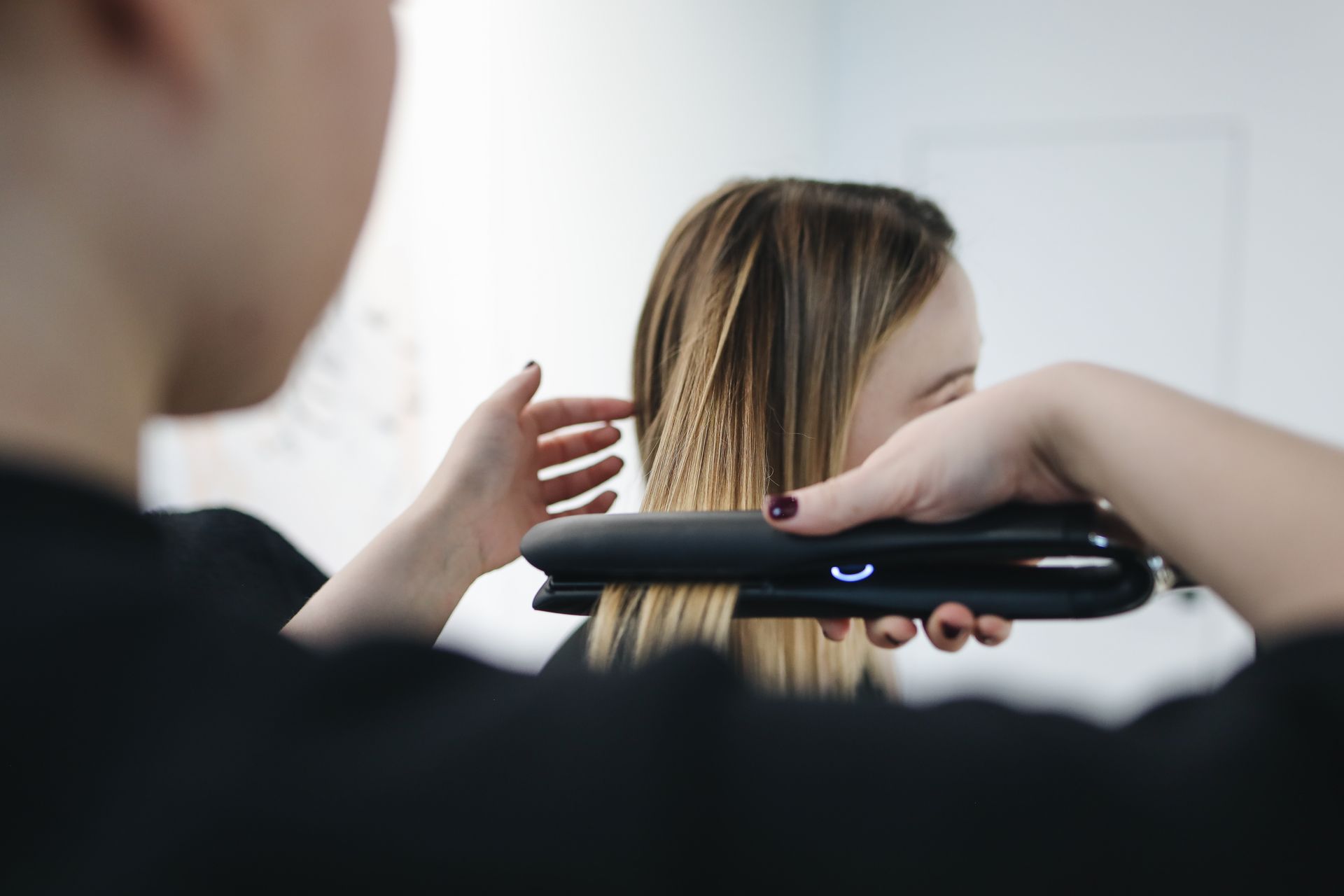 Flat Iron Buying Guide: Plates, Heat, and What Actually Matters